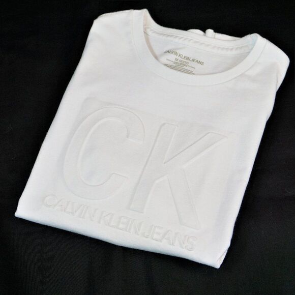 Calvin Klein Jeans T Shirt Youth Boys Size Medium 10-12 White Raised Logo - Picture 1 of 4